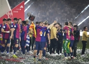 世界足球盛事开幕仪式璀璨绚烂，球迷狂热欢呼的简单介绍