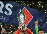 1xBit体育教练-欧洲足球比赛进入关键时刻，双方斗智斗勇