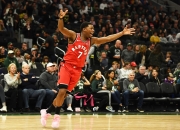 1xBit体育官网登录网址-猛龙连败遭遇雄鹿猛攻，败局已定？