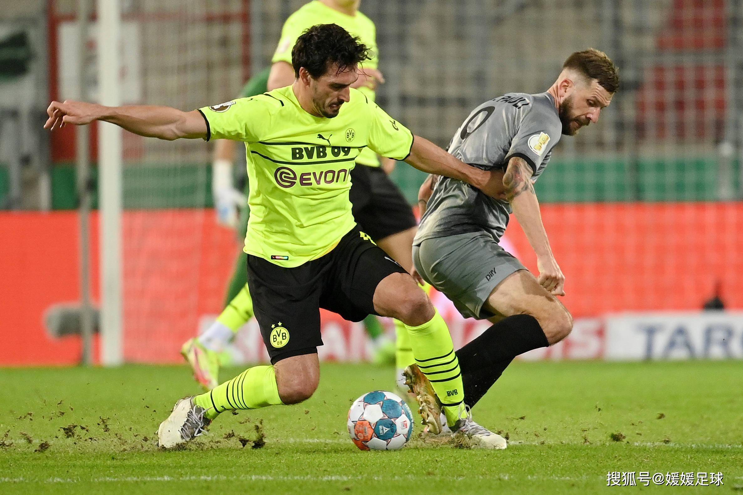 汉堡队员表现出色,帮助球队获胜 汉堡队员表现出色,帮助球队获胜