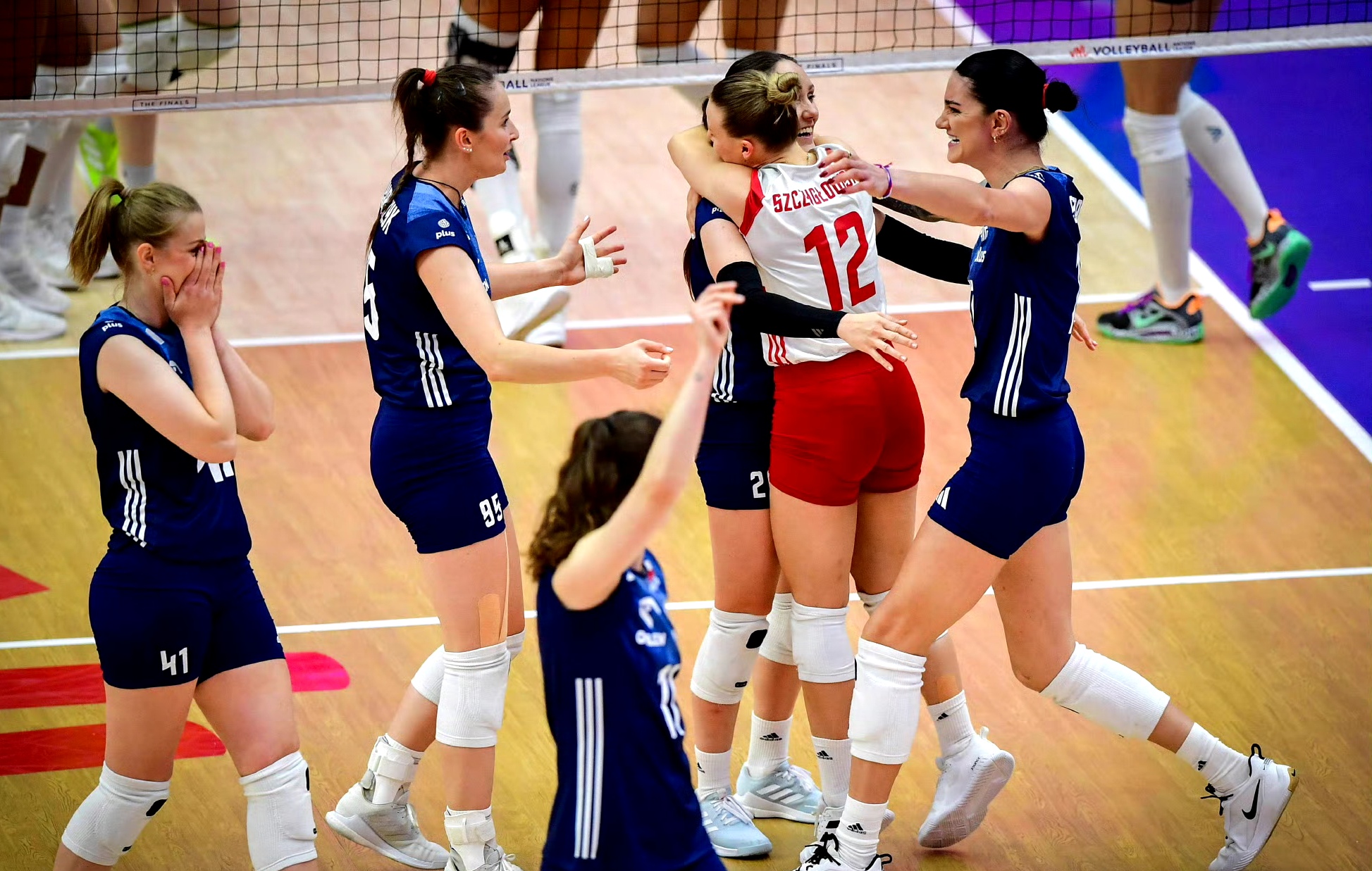 巴西女排队再次夺冠,实力强劲 巴西女排队再次夺冠,实力强劲