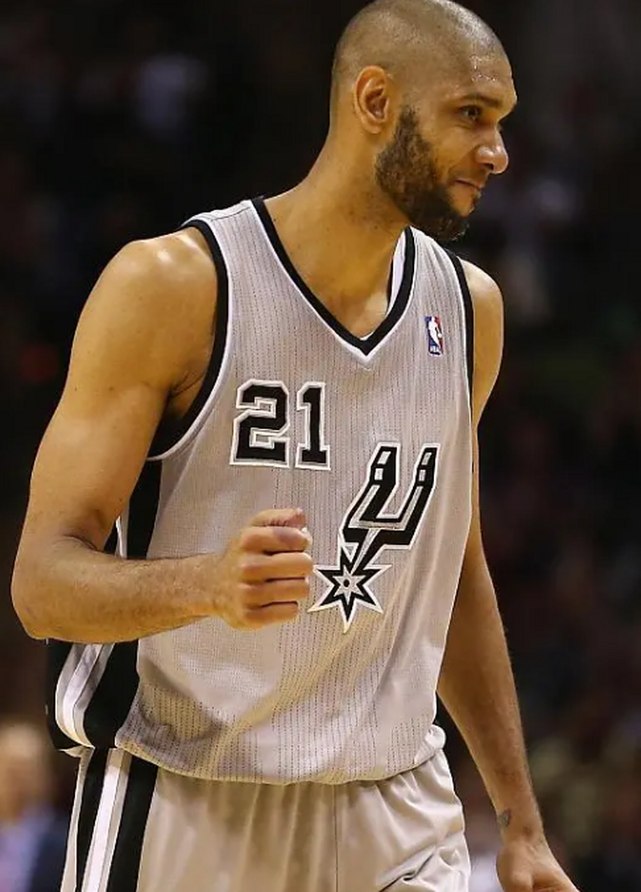 前马刺巨星邓肯入选名人堂,球队发布祝贺视频:“感谢你为马刺所做的一切!祝贺你”的简单介绍 前马刺巨星邓肯入选名人堂,球队发布祝贺视频:“感谢你为马刺所做的一切!祝贺你”的简单介绍