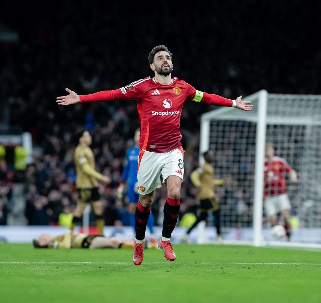 曼联逆转胜利，领跑者震惊全场