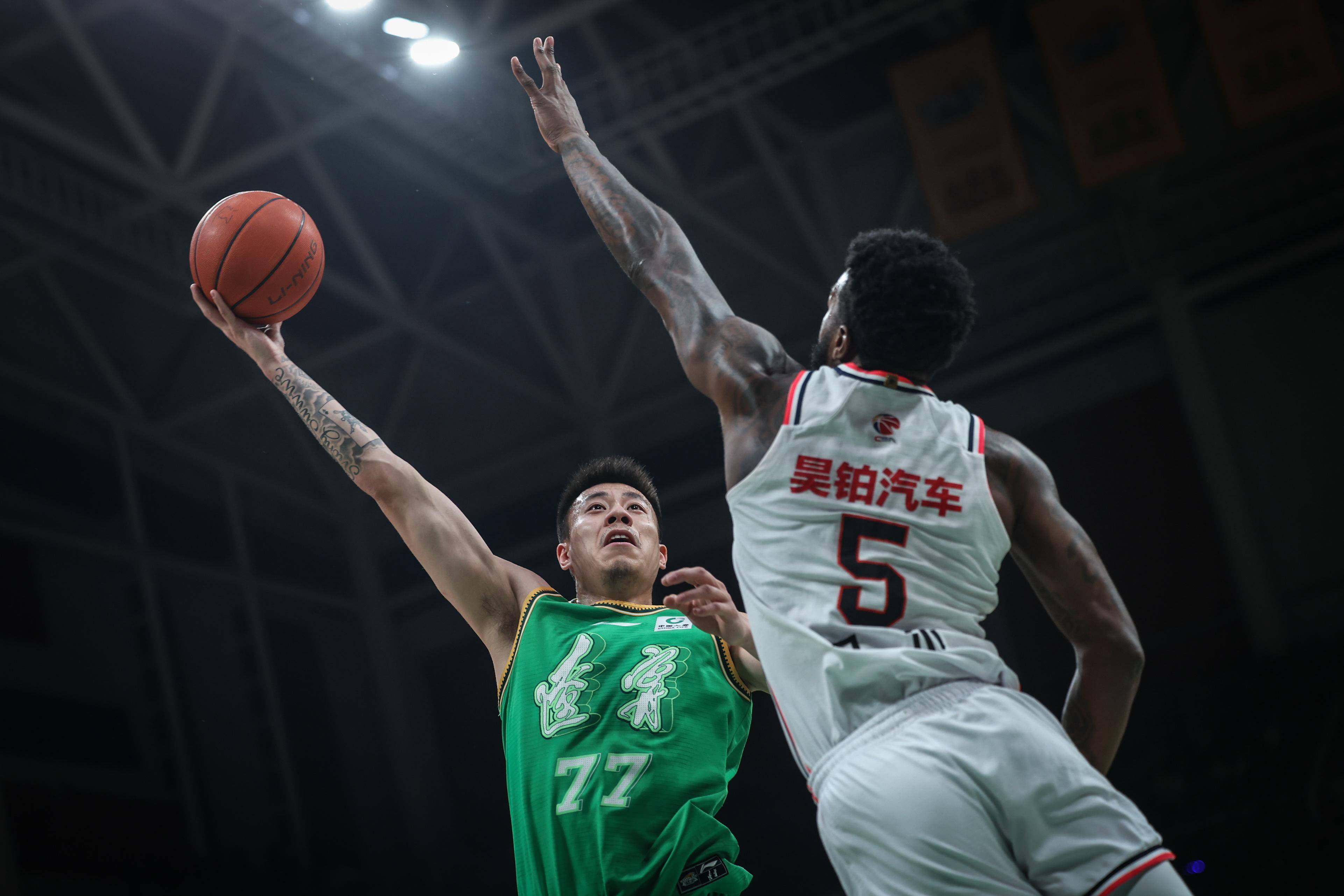 关于辽宁本钢外援在CBA赛场上演精彩表现，燃爆全场观众的信息