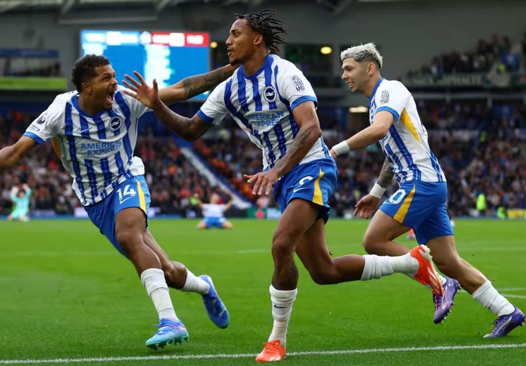 包含曼城客场逆转取胜,继续保持不败纪录,锁定争冠资格的词条 包含曼城客场逆转取胜,继续保持不败纪录,锁定争冠资格的词条