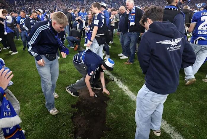 关于西汉姆主场欢呼一片,球队士气高昂的信息 关于西汉姆主场欢呼一片,球队士气高昂的信息