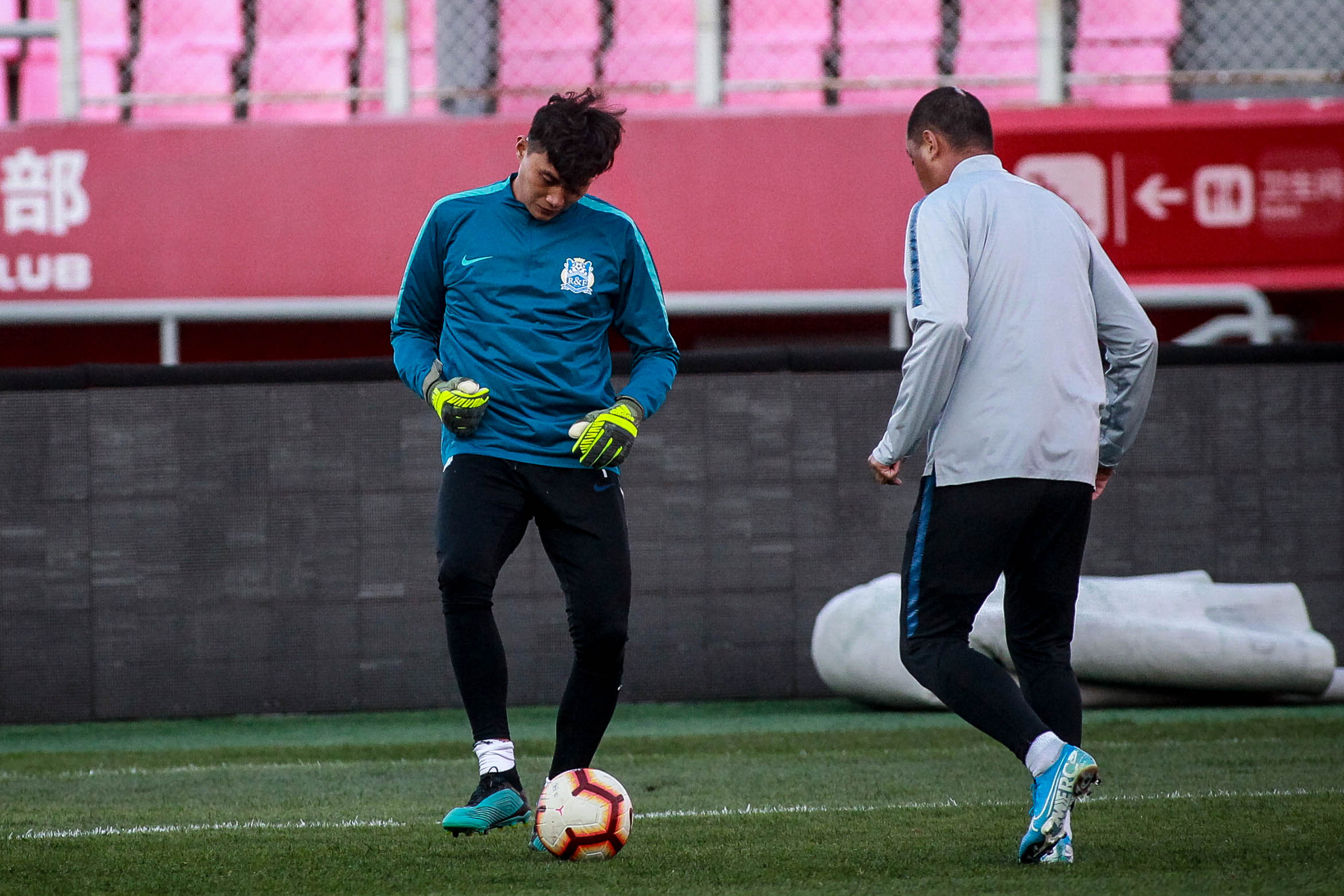 联赛严格执行规则,球队备战细致 联赛严格执行规则,球队备战细致