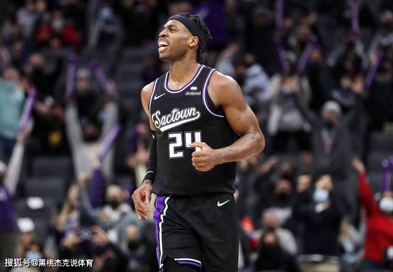 雄鹿大胜马刺,两连败险境解脱 雄鹿大胜马刺,两连败险境解脱