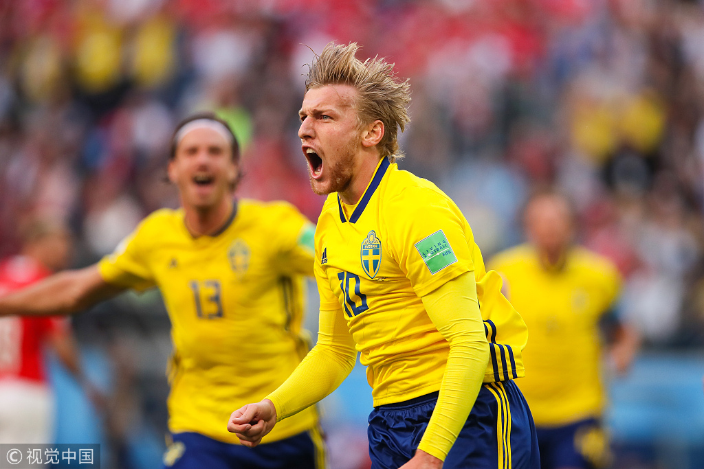 包含瑞士队在关键时刻逆转比赛，获得晋级资格的词条