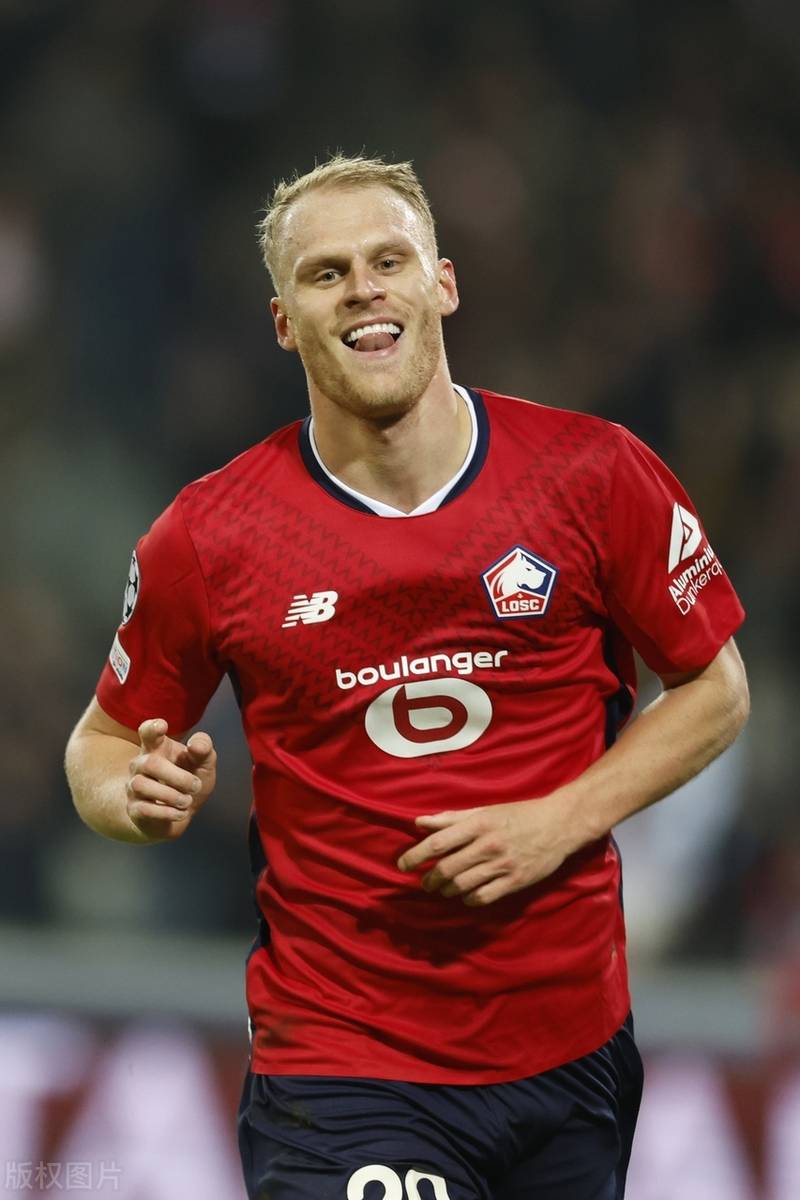 关于里尔队再次战胜对手，稳固在积分榜前列，继续追赶领先者的信息